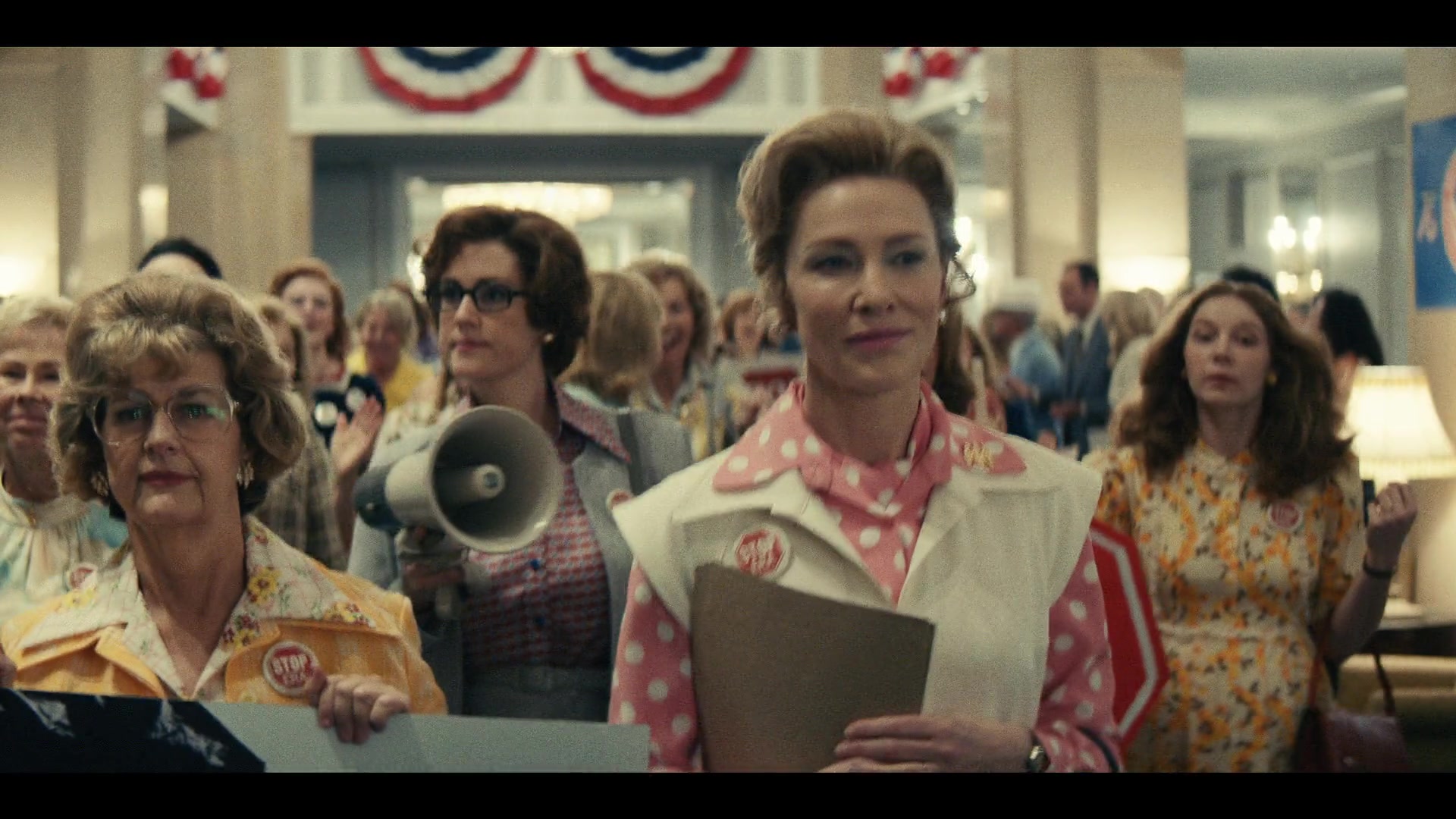 Mrs-America-1x06-0638.jpg